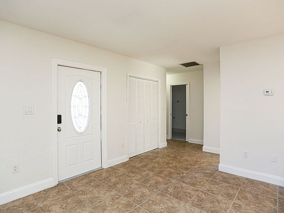 4th image of 861 San Remo Ave