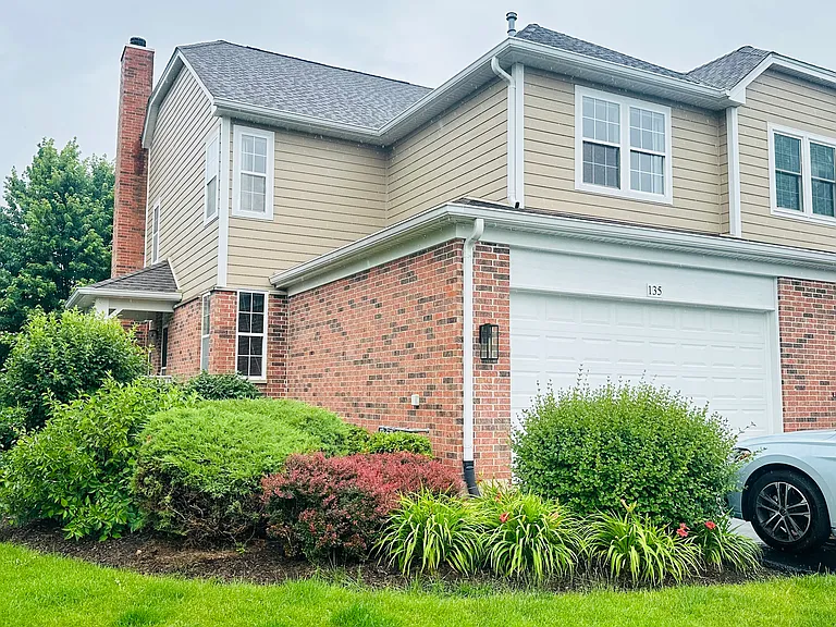 135 Tanglewood Dr — Photo 1