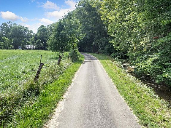 4th image of 360 Pauline Miller Rd
