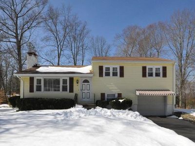 38 Mist Hill Dr, Brookfield, CT, 06804