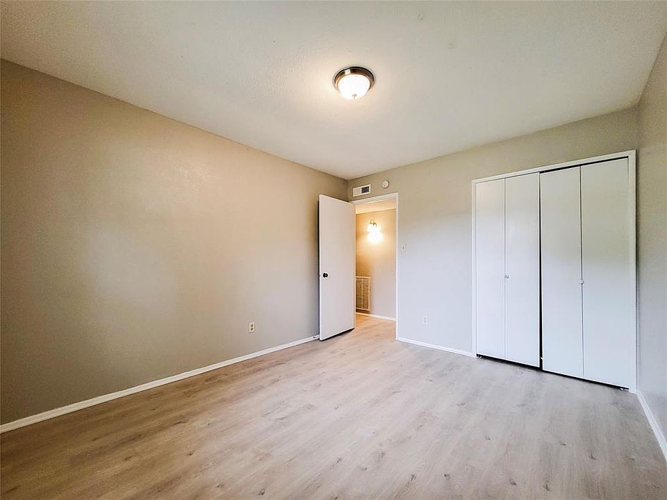 1st image of 14765 Foxfield Ln