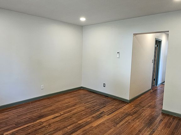 2nd image of 3102 Oswego Ave