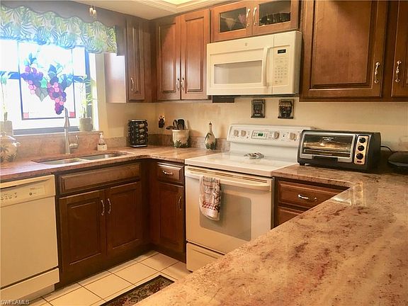5th image of 9724 Deerfoot Dr