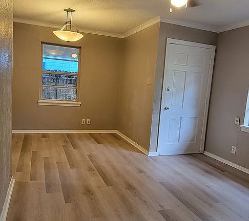 5th image of 2741 Marquette St