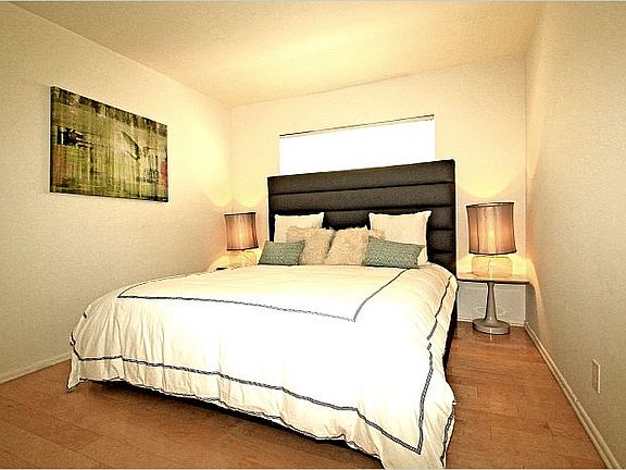 4th image of 1319 11th St APT 11