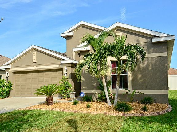 3rd image of 812 Parker Den Dr