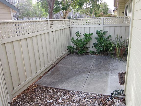 4th image of 2304 Dolphin Dr