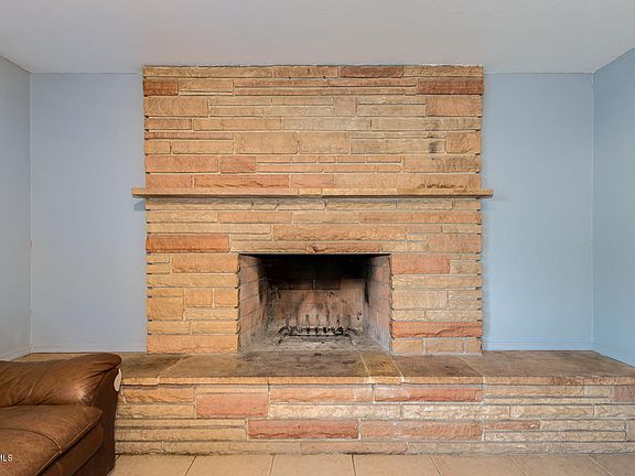 4th image of 4001 N 58th Dr
