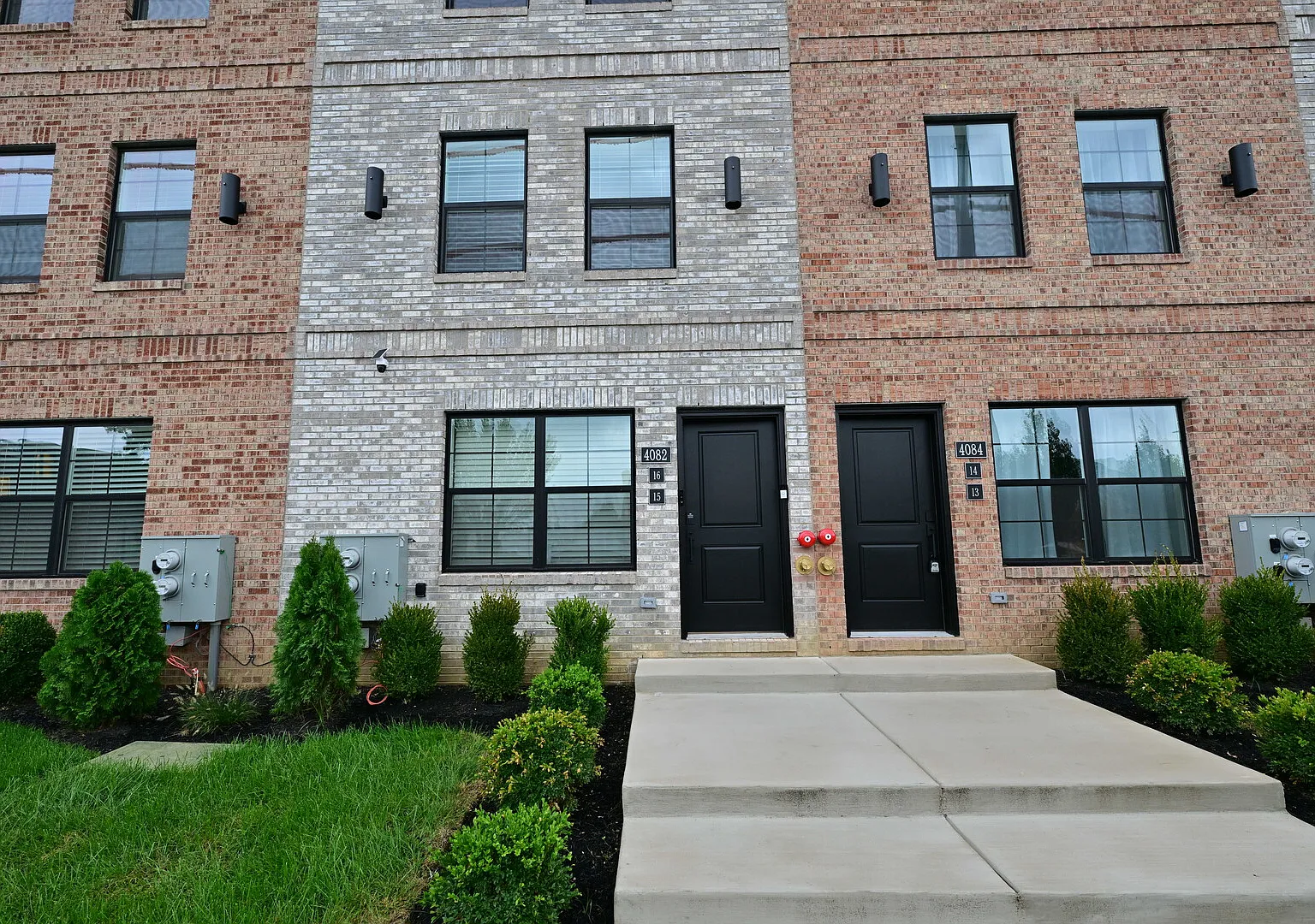 New Construction Condo/Townhome, 2 bedroom, 2 Bathroom , near City Ave — Photo 2