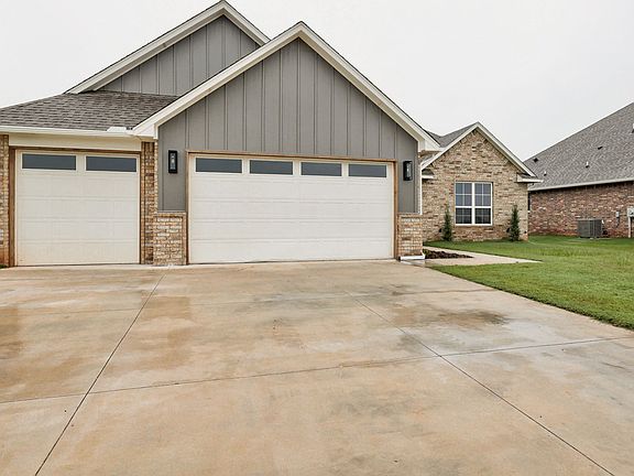 3rd image of 3011 Pescara Dr