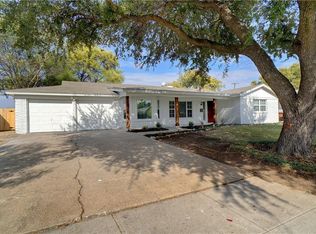 7005 Corona Dr, North Richland Hills, TX 76180