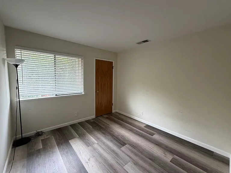 118 Mission Dr — Photo 5