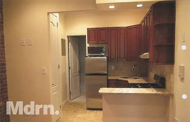 Rented by Mdrn Residential | media 6