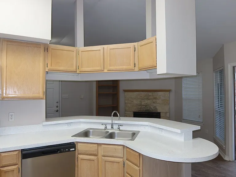6804 N Capital Of Texas Hwy #825 — Photo 14