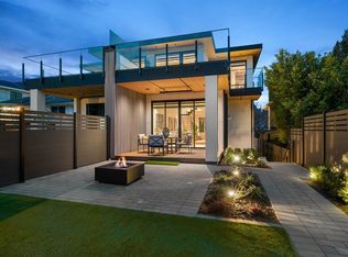 324 E 18th St #B, North Vancouver, BC V7L 2X6
