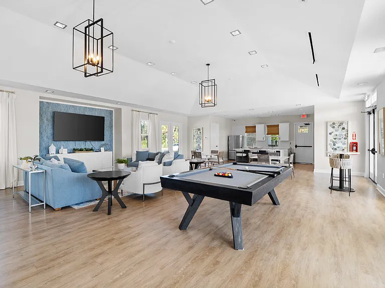2192 Vinifera Dr — Photo 21