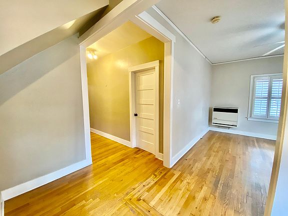 5th image of 109 W Cota St