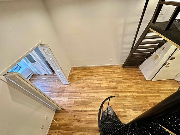 4th image of 453 W 46th St APT 5
