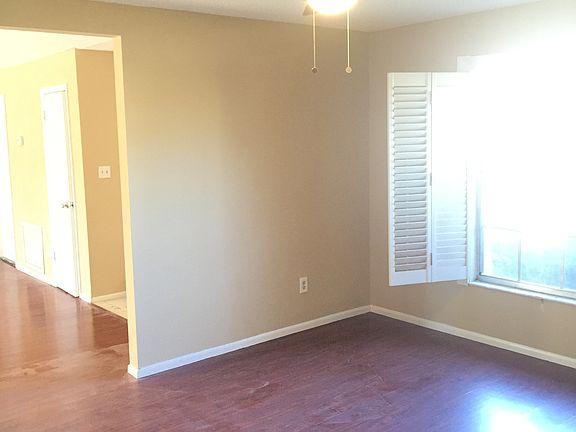4th image of 350 Sawgrass Pl