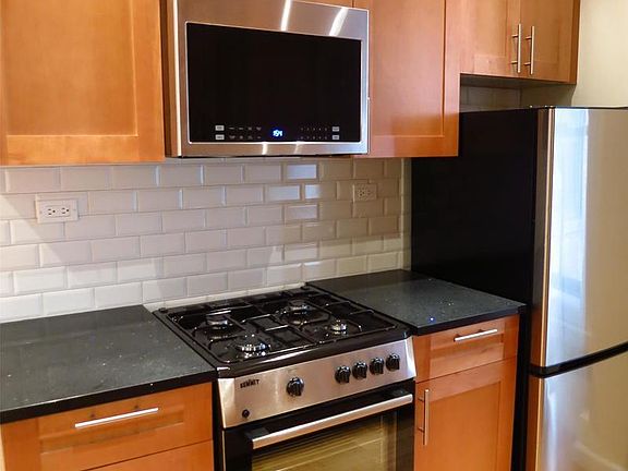 2nd image of 535 E 78th St APT 3A