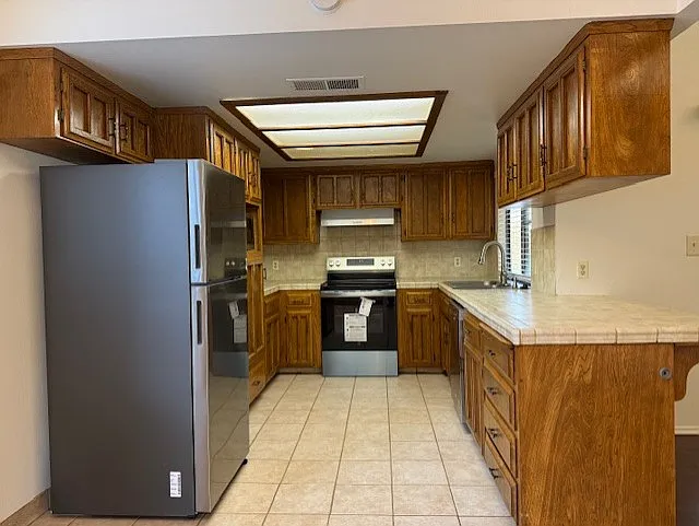 8083 N Mariposa St — Photo 4