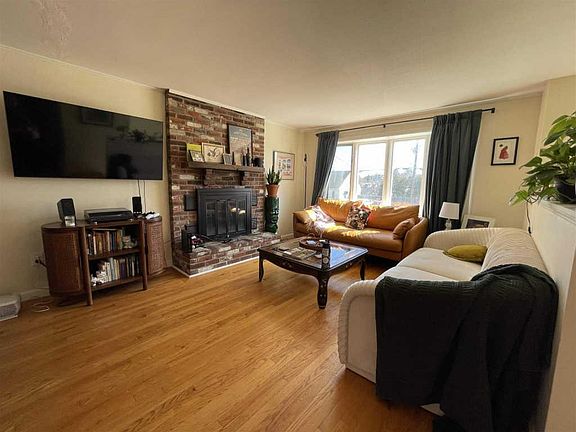 3rd image of 29 Briand Dr