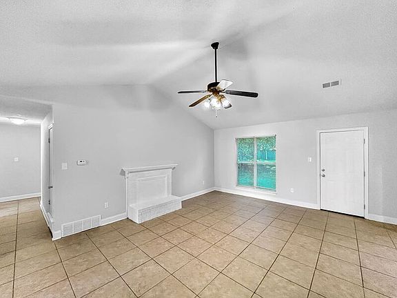 3rd image of 3535 Dorchester Dr