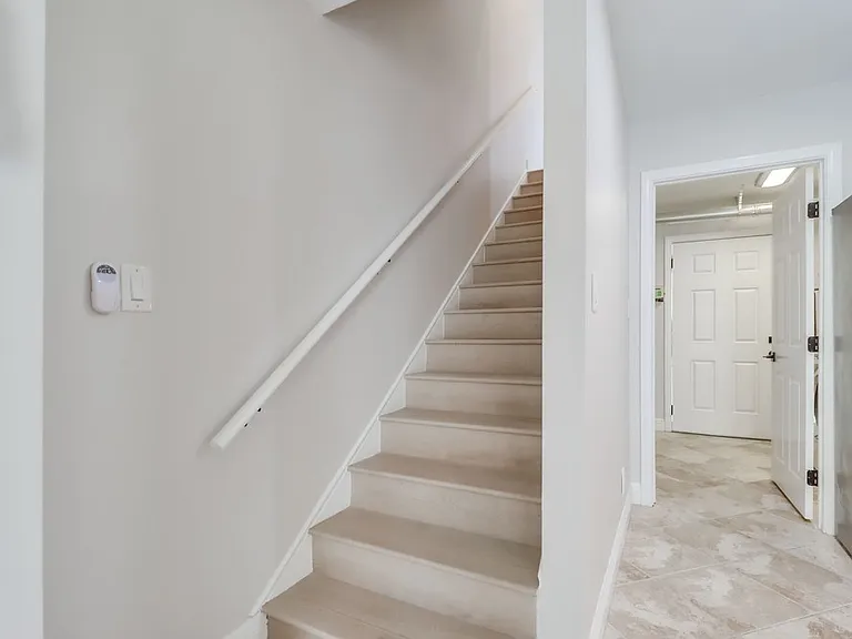 4138 Lois St #B — Photo 10