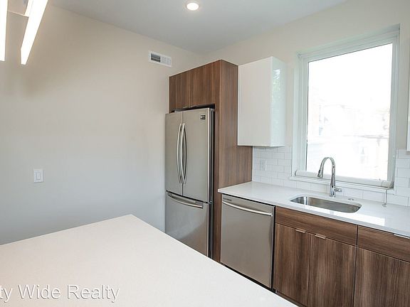 3rd image of 4534-36 Spruce St #8708223
