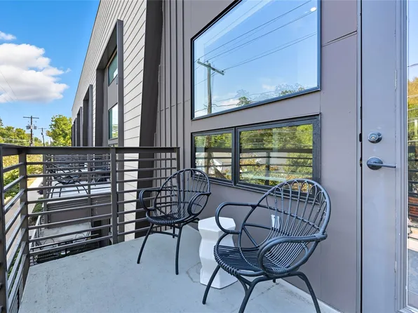 49 Navasota St #205, Austin, TX 78702