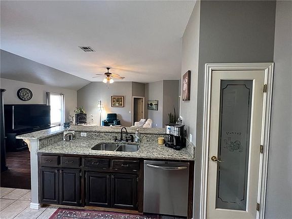 4th image of 1301 Berkshire Pl