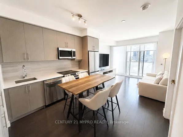95 Oneida Cres #611, Richmond Hill, ON L4B 0H5