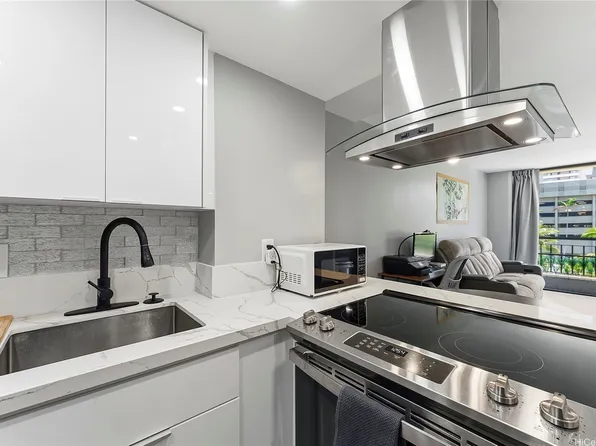 440 Seaside Ave APT 310, Honolulu, HI 96815