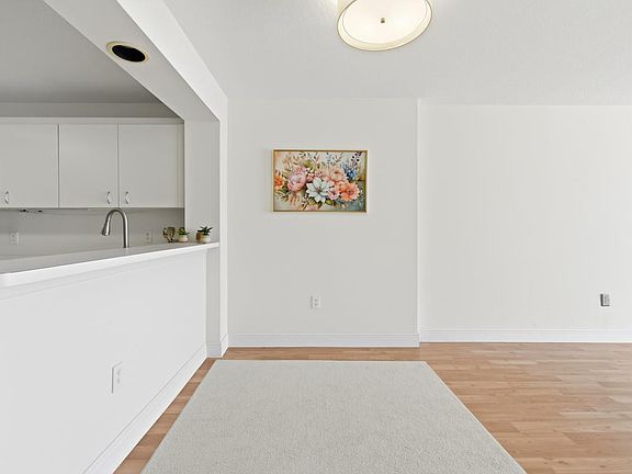 5th image of 7572 Trent Drive #311