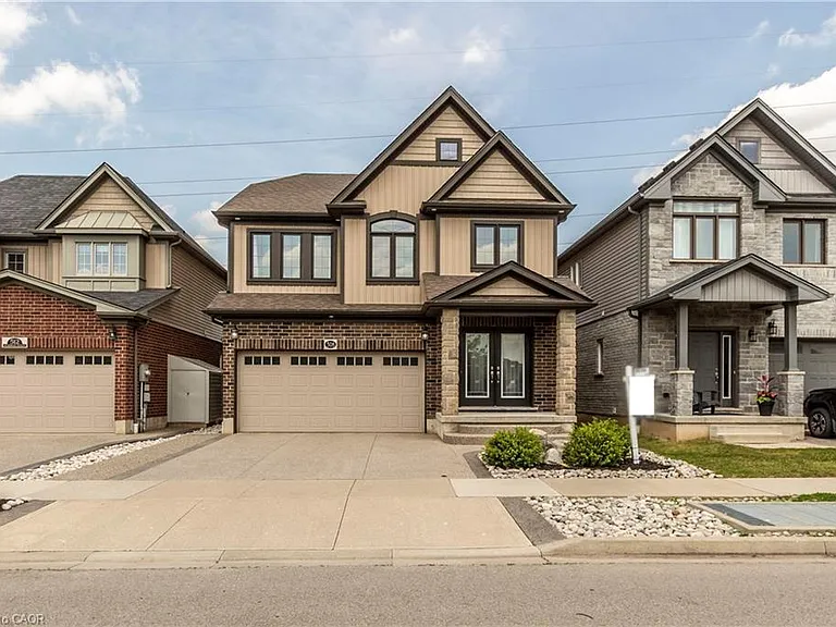 508 Netherwood Cres — Photo 1