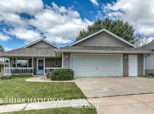 3217 Mickaela Ln, Lincoln, NE 68521