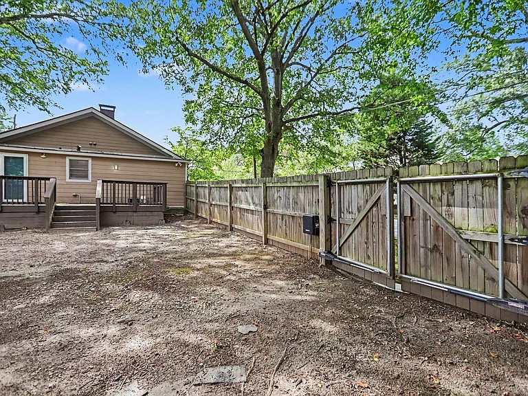 796 Peeples St SW — Photo 26