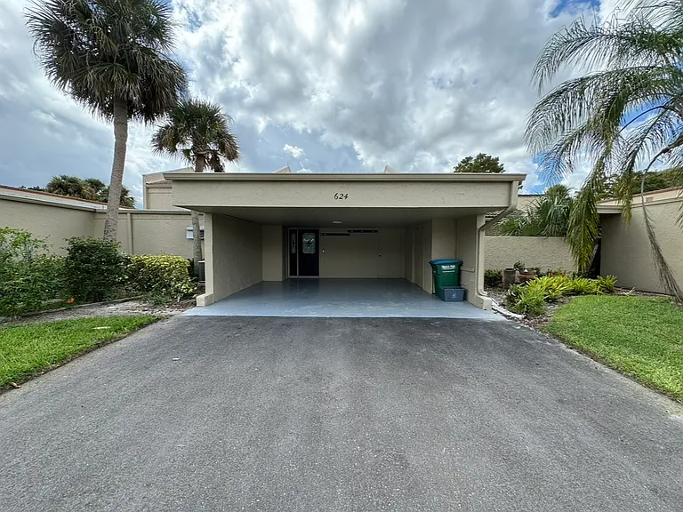 624 Desoto Dr — Photo 34