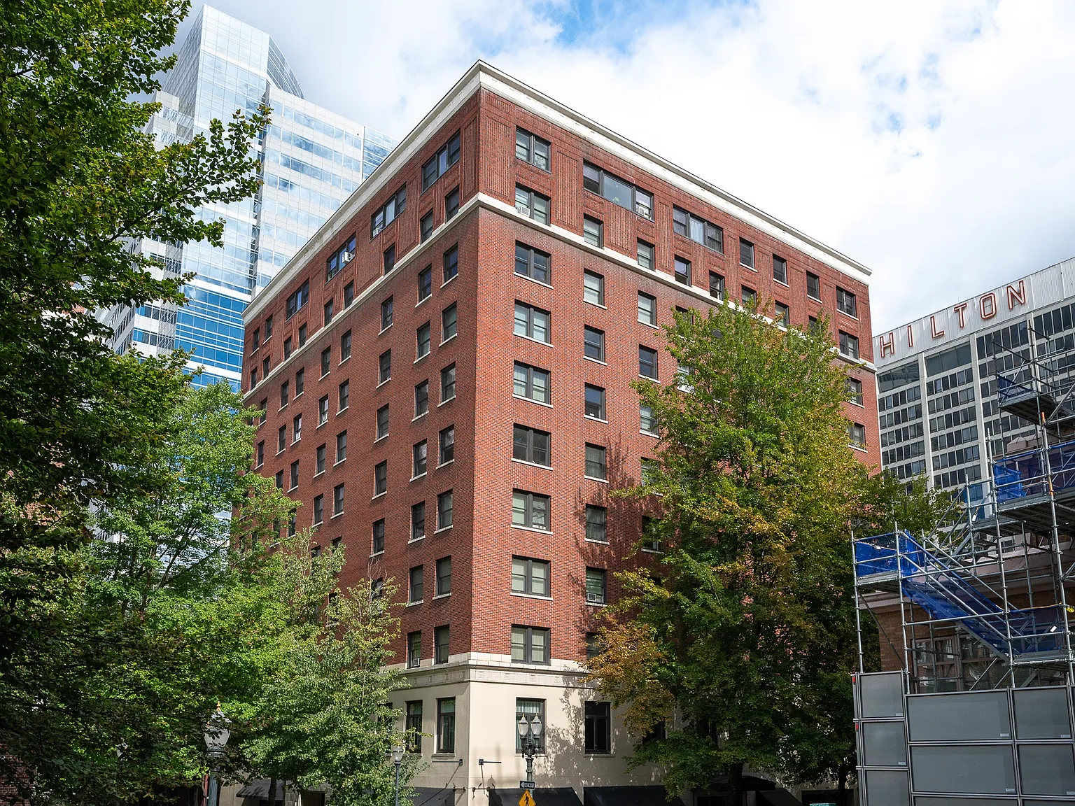 Park Tower Apartments — Photo 1