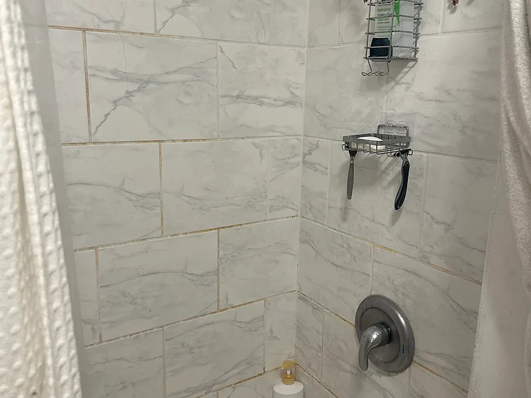 1527 W 18th Pl #B — Photo 6