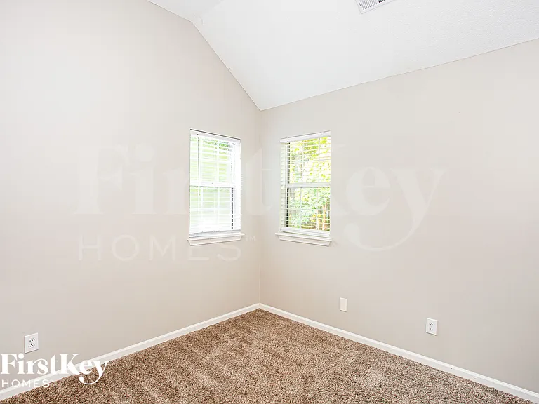 7031 Reedy Creek Rd — Photo 13