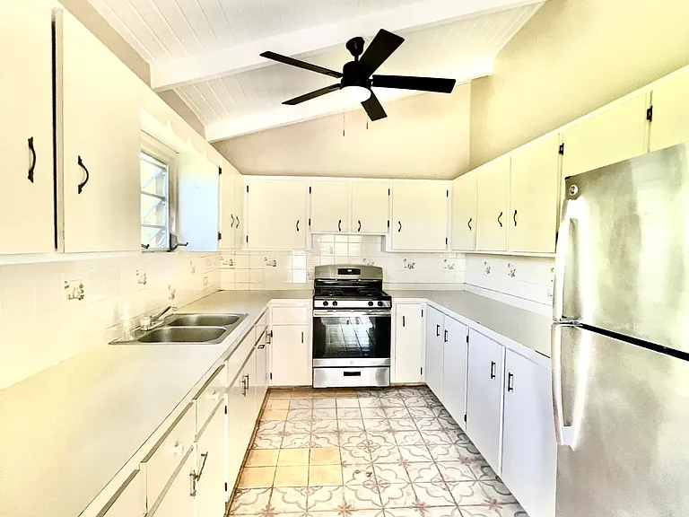 1K La Grange Ave — Photo 10