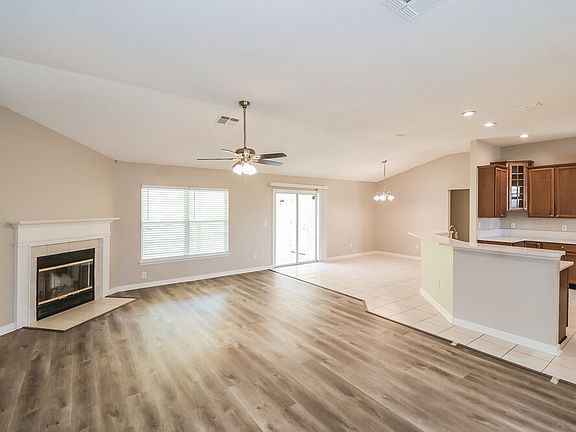 3rd image of 3083 Crabblemill Ct