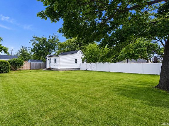 3rd image of 606 Catskill Avenue