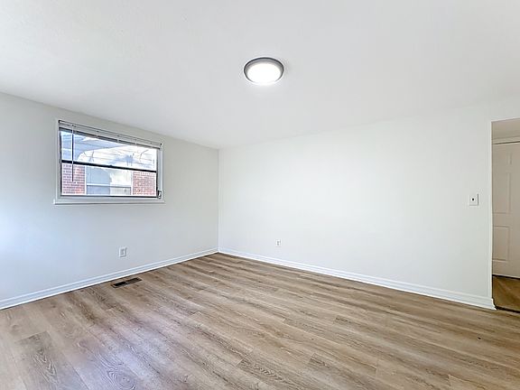 5th image of 5330 Quan Dr