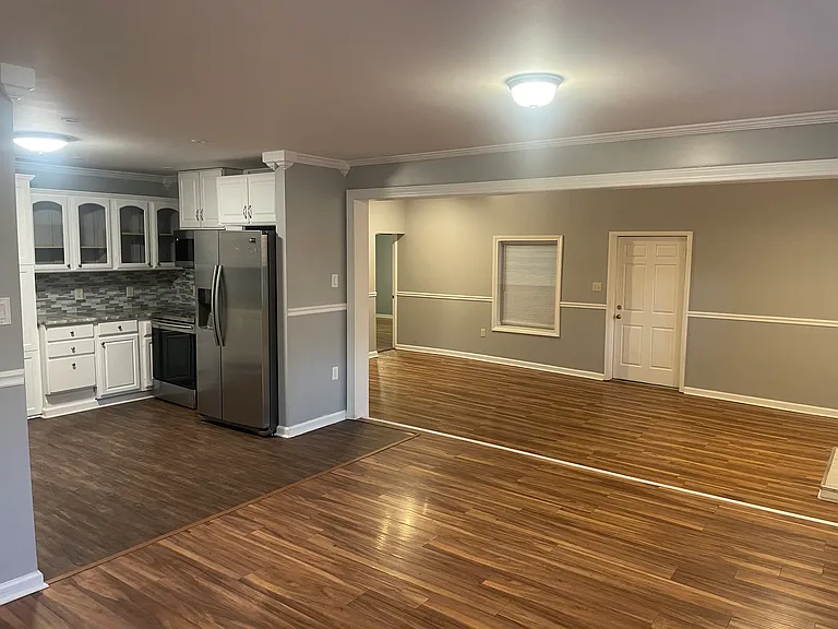 3032 Arrowhead Dr — Photo 2