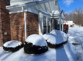 24668 Lake Mdw, Harrison Township, MI 48045