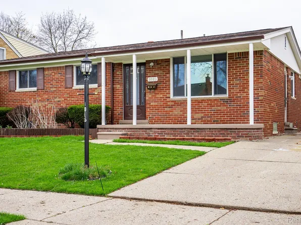 1015 Key West Dr, Clawson, MI 48017