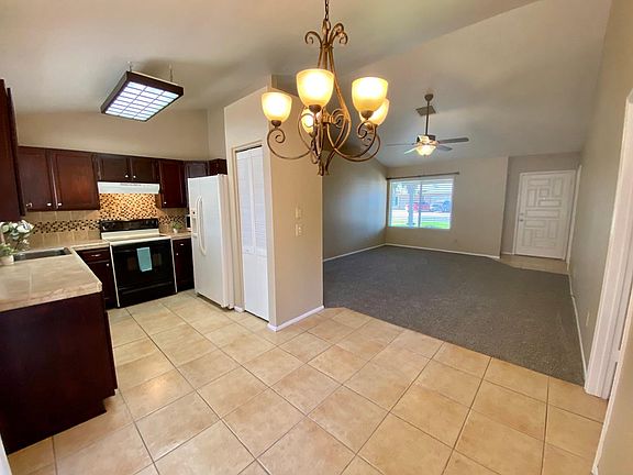 5th image of 10038 W Mariposa St