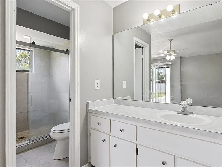 1431 Sackett Cir — Photo 15